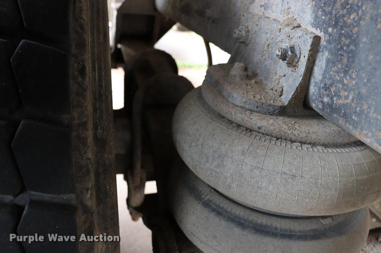 image for item DK9532 1988 Freightliner FLC dump truck