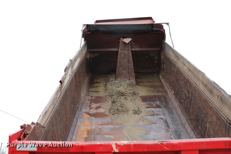 image for item DK9532 1988 Freightliner FLC dump truck