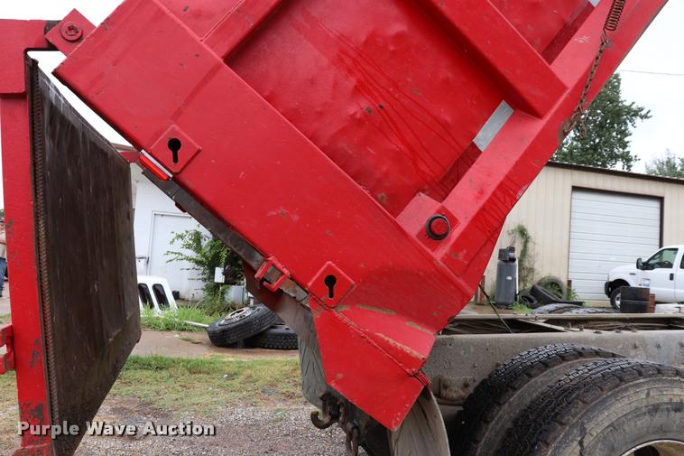 image for item DK9532 1988 Freightliner FLC dump truck