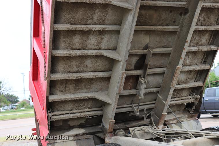 image for item DK9532 1988 Freightliner FLC dump truck