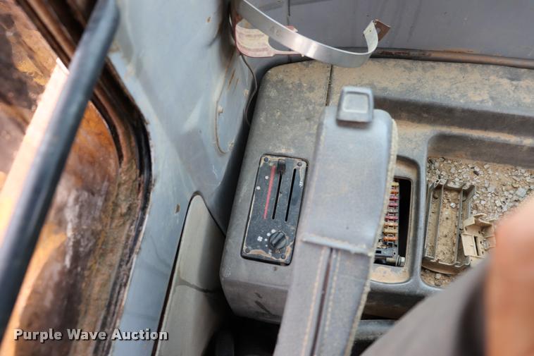 image for item DK9533 1997 John Deere 790E LC excavator