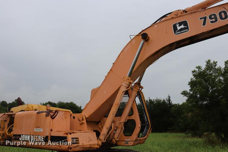 image for item DK9533 1997 John Deere 790E LC excavator
