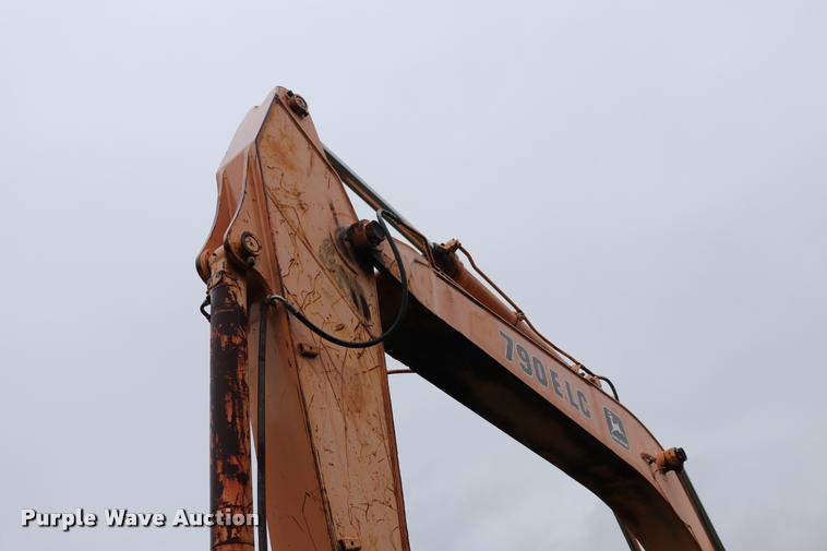 image for item DK9533 1997 John Deere 790E LC excavator