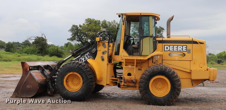 image for item DK9535 2000 John Deere TC62H wheel loader