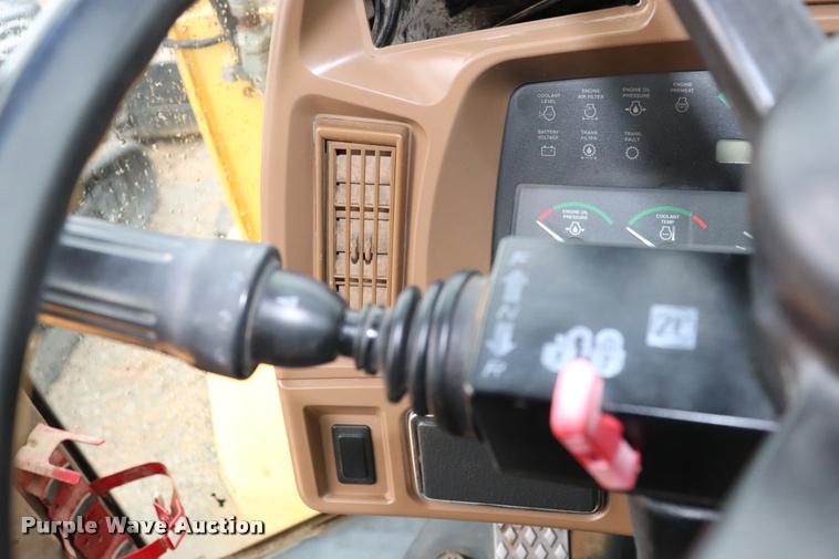 image for item DK9535 2000 John Deere TC62H wheel loader