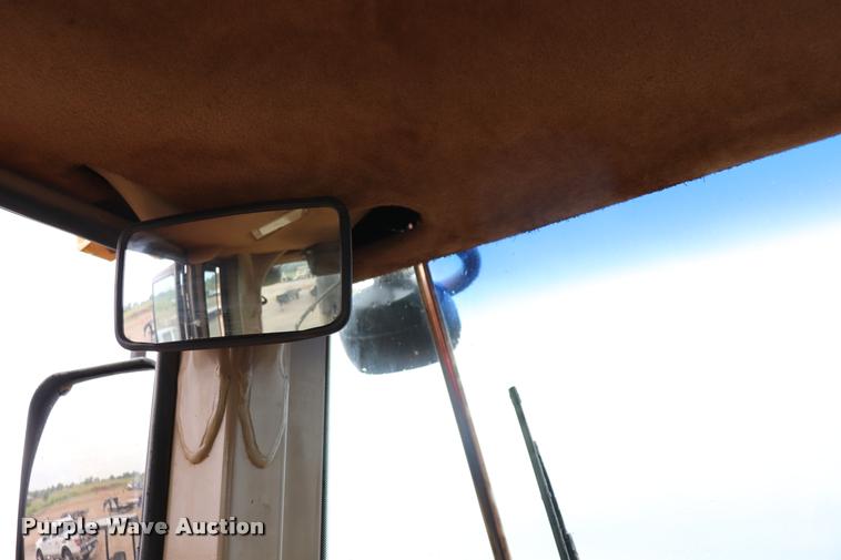 image for item DK9535 2000 John Deere TC62H wheel loader