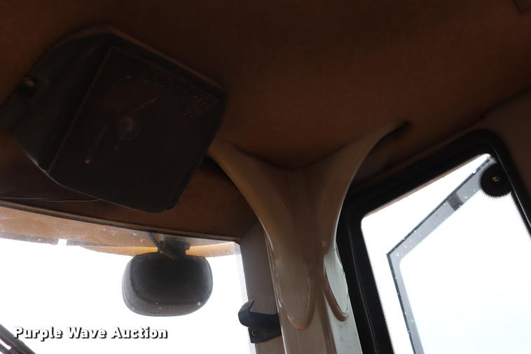 image for item DK9535 2000 John Deere TC62H wheel loader