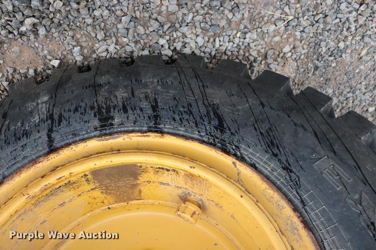 image for item DK9535 2000 John Deere TC62H wheel loader