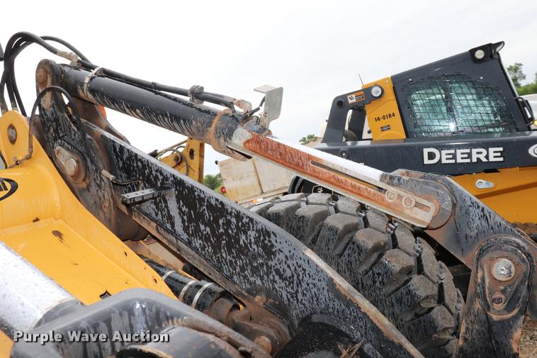 image for item DK9535 2000 John Deere TC62H wheel loader