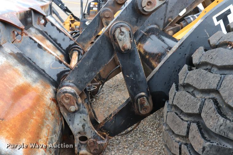 image for item DK9535 2000 John Deere TC62H wheel loader