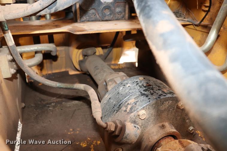 image for item DK9535 2000 John Deere TC62H wheel loader