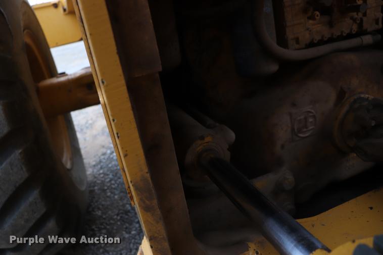 image for item DK9535 2000 John Deere TC62H wheel loader