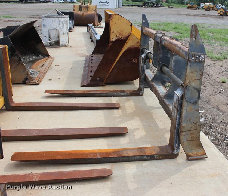 image for item DK9535 2000 John Deere TC62H wheel loader