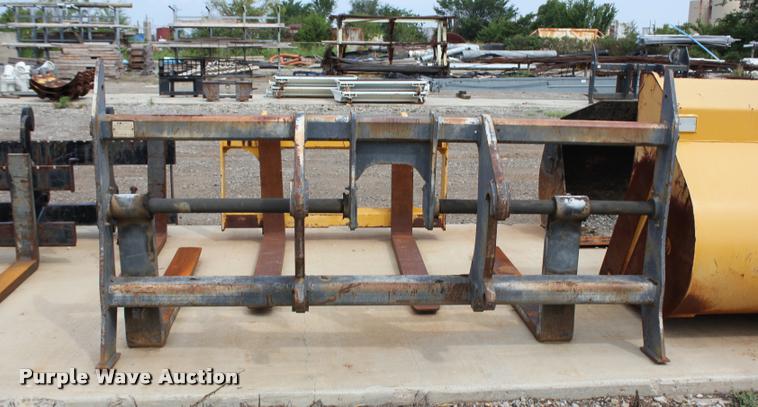 image for item DK9535 2000 John Deere TC62H wheel loader