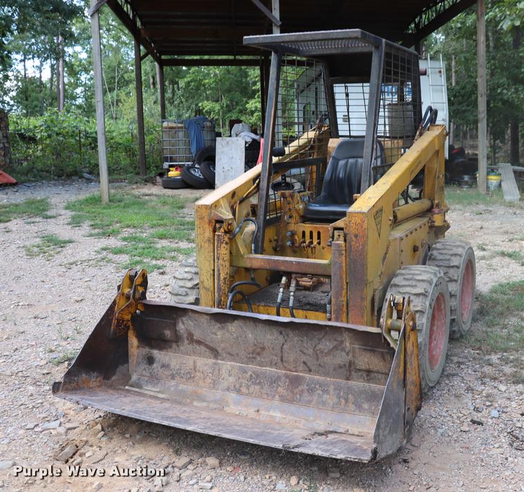 image for item DK9537 1970 Case 1530 skid steer