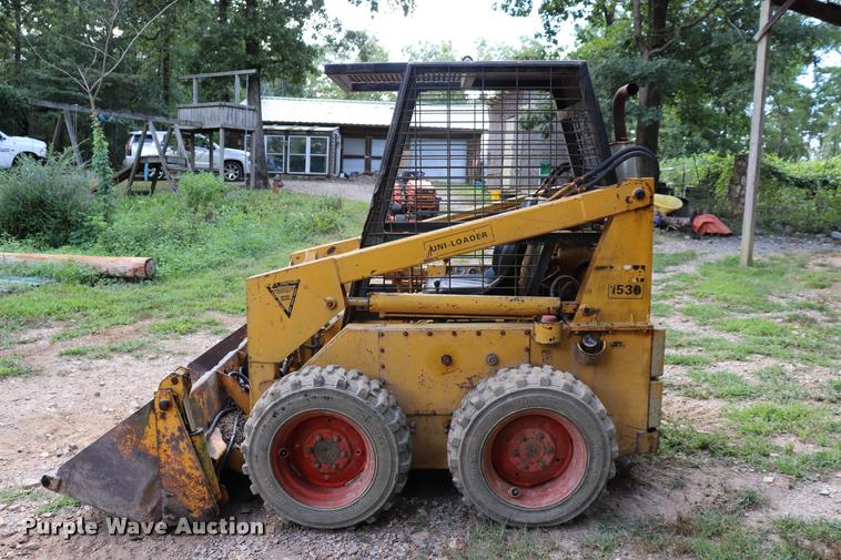 image for item DK9537 1970 Case 1530 skid steer