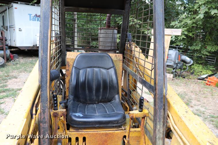 image for item DK9537 1970 Case 1530 skid steer
