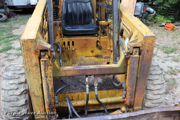 image for item DK9537 1970 Case 1530 skid steer