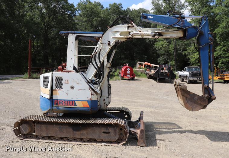 image for item DK9539 Komatsu PC38UU-1 compact excavator