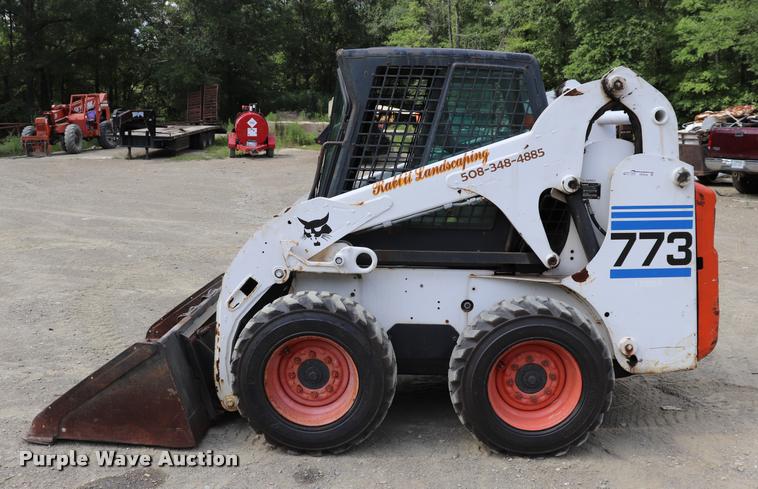 image for item DK9540 2000 Bobcat 773 skid steer