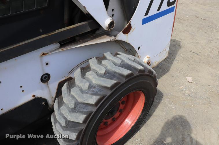 image for item DK9540 2000 Bobcat 773 skid steer