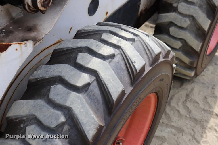 image for item DK9540 2000 Bobcat 773 skid steer