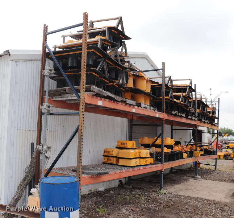 image for item DK9542 Approximately 60 signal heads