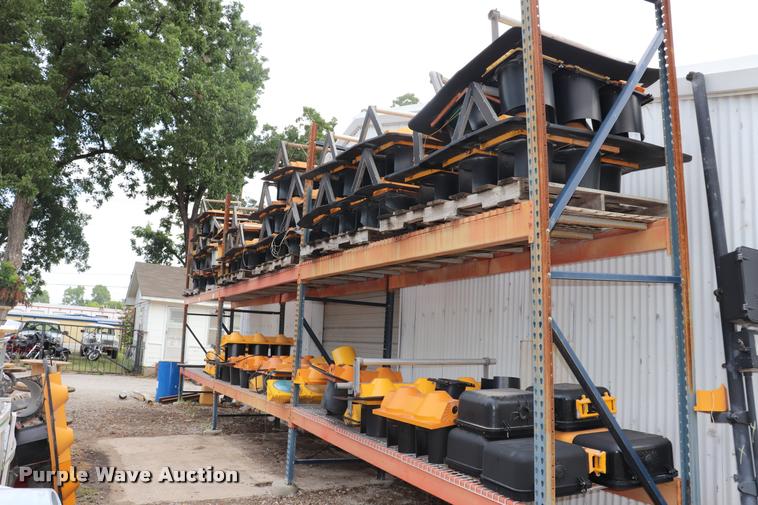 image for item DK9542 Approximately 60 signal heads