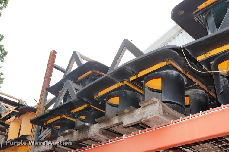 image for item DK9542 Approximately 60 signal heads