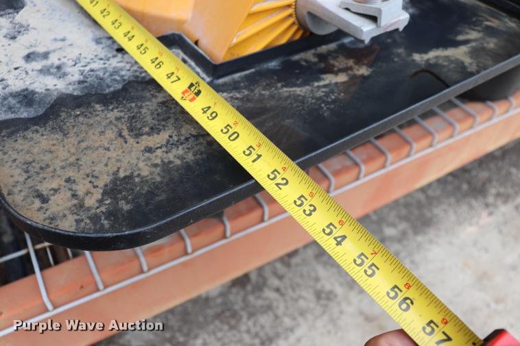 image for item DK9542 Approximately 60 signal heads