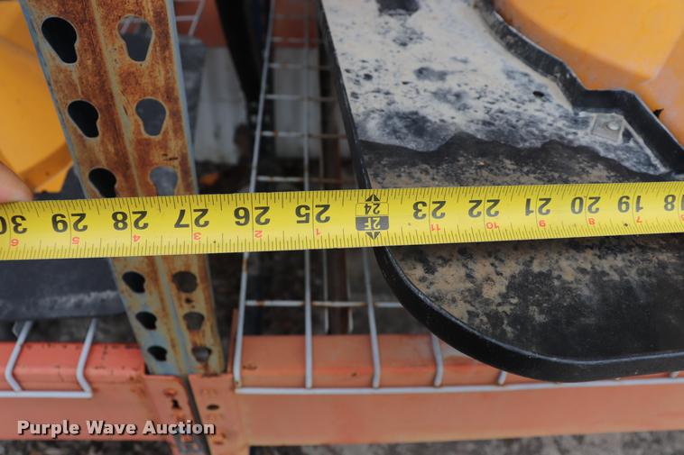 image for item DK9542 Approximately 60 signal heads