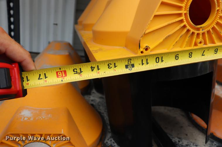 image for item DK9542 Approximately 60 signal heads