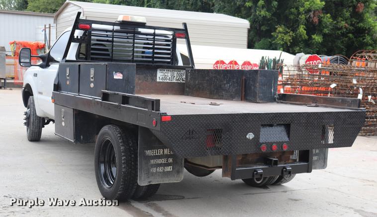 image for item DK9543 2003 Ford F550 Super Duty flatbed truck