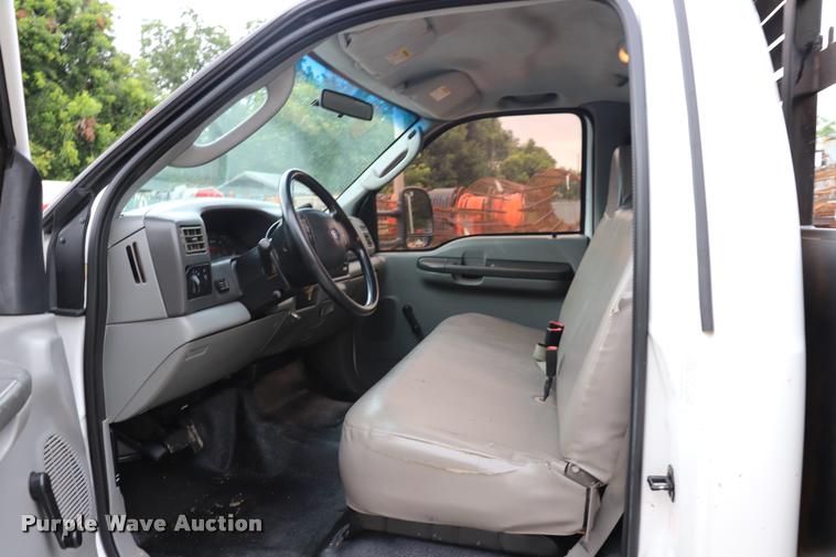 image for item DK9543 2003 Ford F550 Super Duty flatbed truck