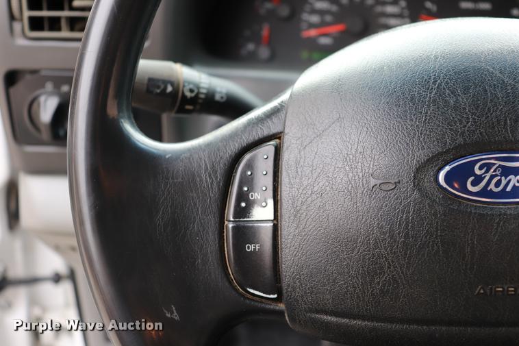 image for item DK9543 2003 Ford F550 Super Duty flatbed truck