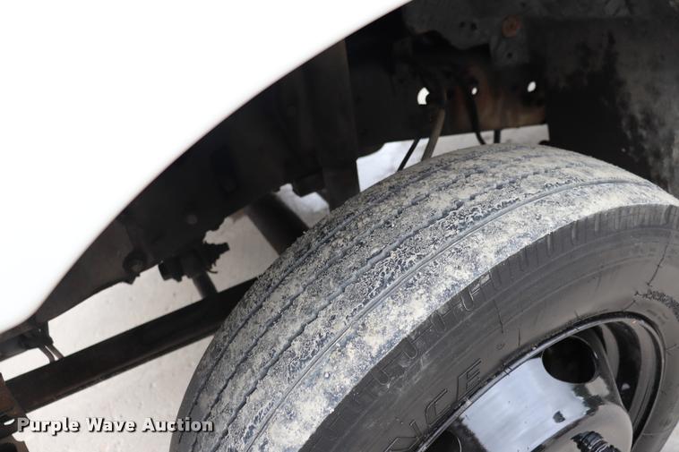 image for item DK9543 2003 Ford F550 Super Duty flatbed truck