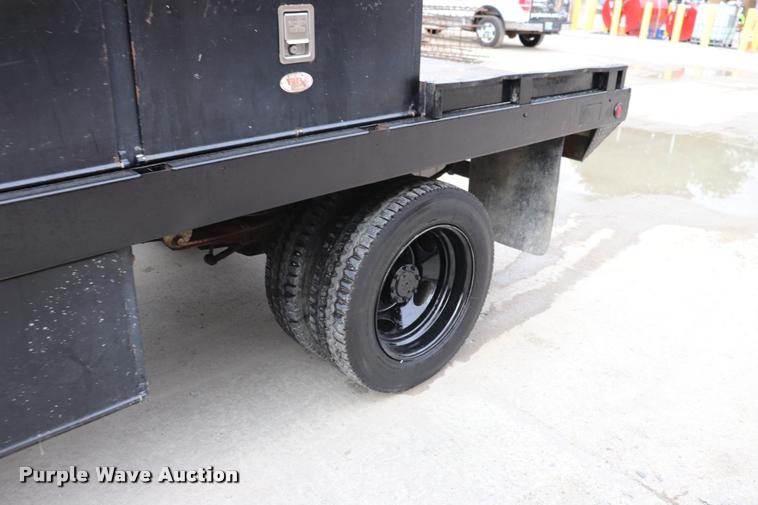 image for item DK9543 2003 Ford F550 Super Duty flatbed truck