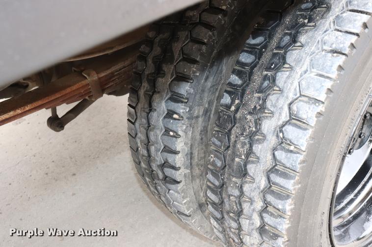 image for item DK9543 2003 Ford F550 Super Duty flatbed truck