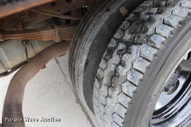 image for item DK9543 2003 Ford F550 Super Duty flatbed truck