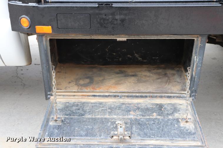 image for item DK9543 2003 Ford F550 Super Duty flatbed truck