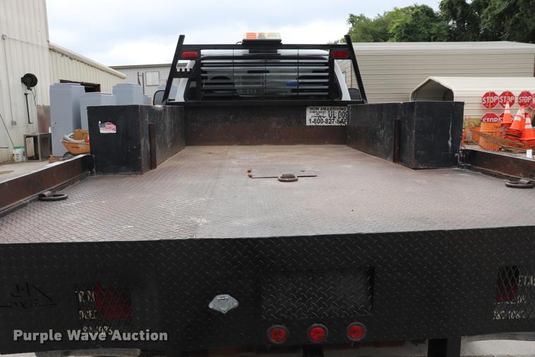 image for item DK9543 2003 Ford F550 Super Duty flatbed truck