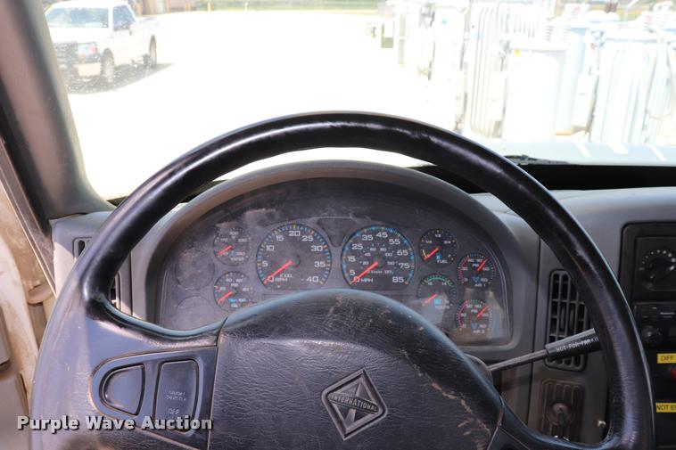 image for item DK9558 2007 International DuraStar 4300 bucket truck