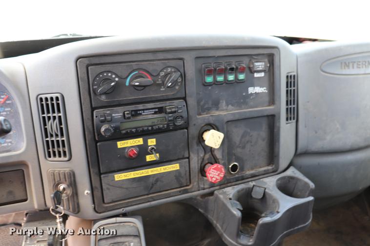 image for item DK9558 2007 International DuraStar 4300 bucket truck