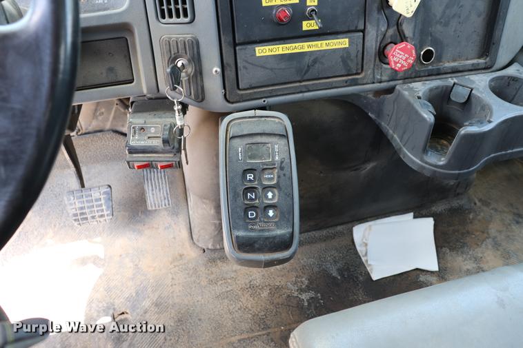 image for item DK9558 2007 International DuraStar 4300 bucket truck