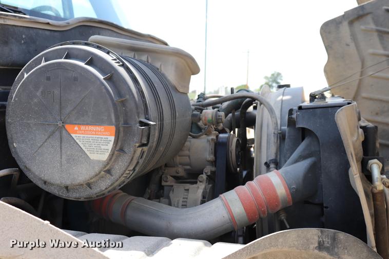 image for item DK9558 2007 International DuraStar 4300 bucket truck