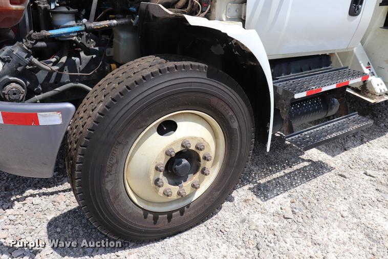 image for item DK9558 2007 International DuraStar 4300 bucket truck