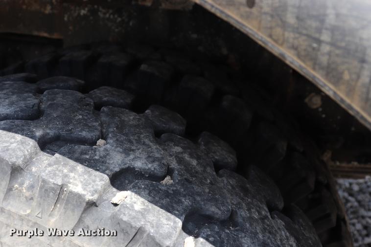 image for item DK9558 2007 International DuraStar 4300 bucket truck