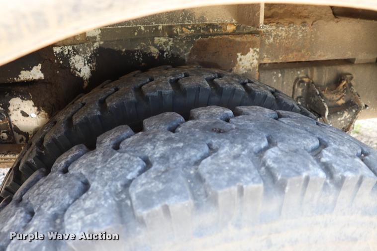 image for item DK9558 2007 International DuraStar 4300 bucket truck