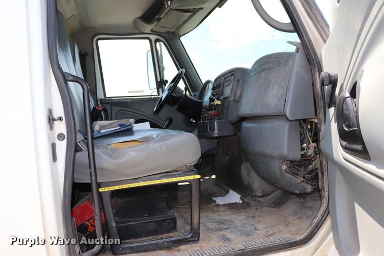 image for item DK9558 2007 International DuraStar 4300 bucket truck