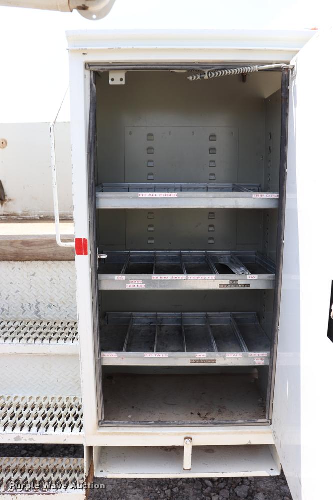 image for item DK9558 2007 International DuraStar 4300 bucket truck